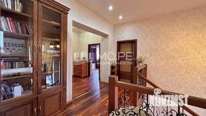 Дом 205м&sup2;, 2-этажный, участок 16 сот.  