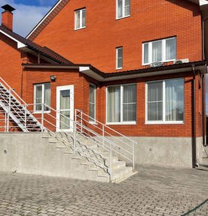 Дом 378м&sup2;, 3-этажный, участок 16 сот.  