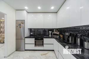Дом 230м², 2-этажный, участок 10 сот.  