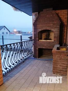 Коттедж 299м&sup2;, 3-этажный, участок 10 сот.  