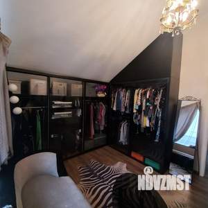 Дом 200м&sup2;, 2-этажный, участок 9 сот.  