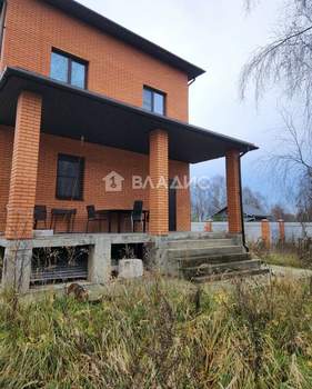 Дом 161м&sup2;, 3-этажный, участок 9 сот.  