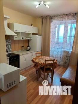 1-к квартира, посуточно, 40м2, 10/18 этаж