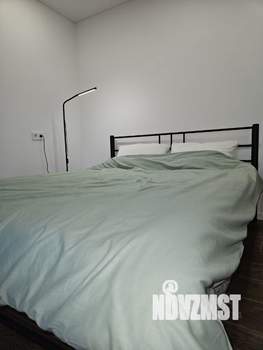 Студия квартира, посуточно, 40м2, 2/9 этаж