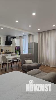 Студия квартира, посуточно, 40м2, 2/9 этаж