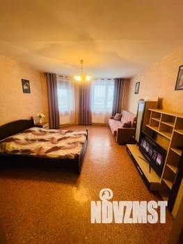 1-к квартира, посуточно, 42м2, 13/16 этаж