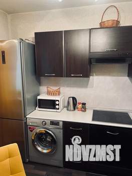 1-к квартира, посуточно, 42м2, 13/16 этаж