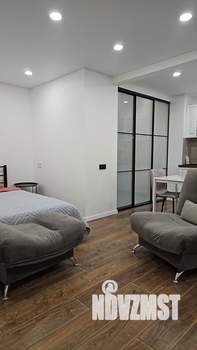Студия квартира, посуточно, 40м2, 2/9 этаж