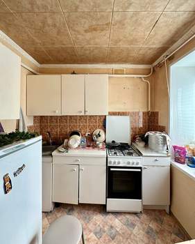 2-к квартира, вторичка, 42м2, 1/9 этаж