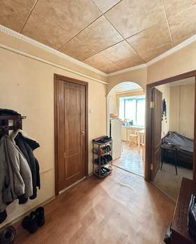 2-к квартира, вторичка, 42м2, 1/9 этаж