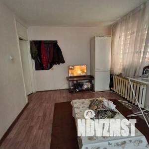 2-к квартира, вторичка, 42м2, 1/5 этаж