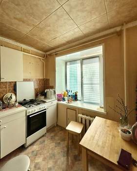 2-к квартира, вторичка, 42м2, 1/9 этаж