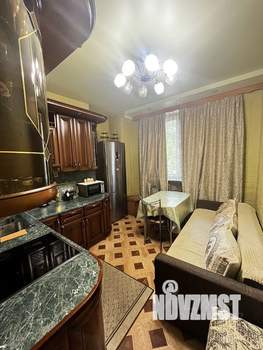 2-к квартира, вторичка, 61м2, 1/7 этаж