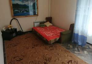 2-к квартира, вторичка, 41м2, 1/4 этаж