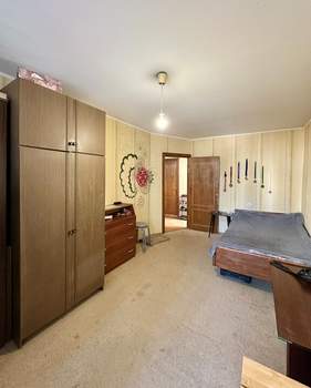 2-к квартира, вторичка, 42м2, 1/9 этаж